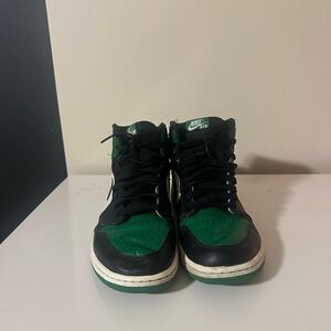 Nike Retro Basketball Sneakers Black Forest Green